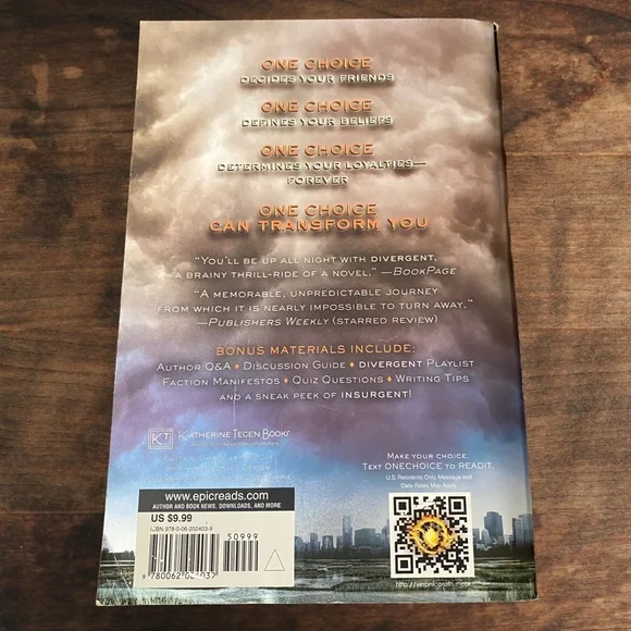 Book Divergent By Veronica Roth 1st In Series Large Paperback YA - Picture 2 of 4